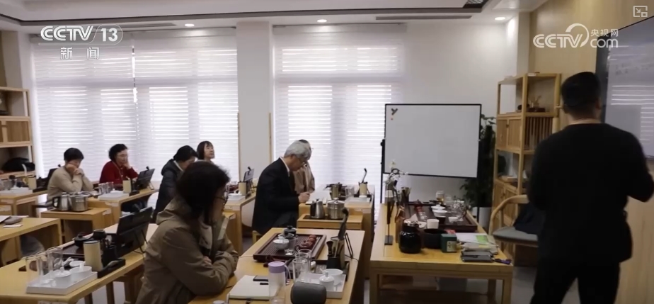 “养老”变“享老” “银发”服务新场景向“智”向“新”(图10)