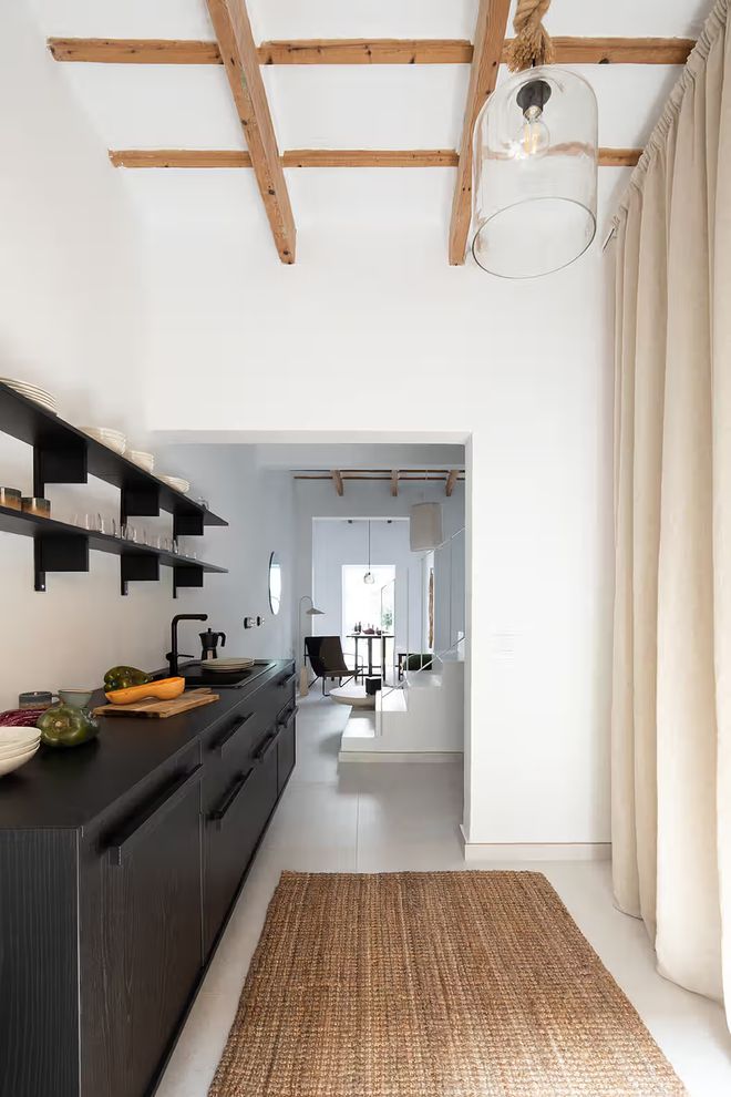 百年砂岩老房改造度假宅低饱和色+天然材质太有质感了(图4)