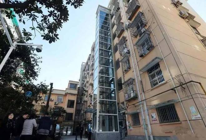 别再吵了！2025年老旧小区加装电梯一律或将这样处理？(图4)