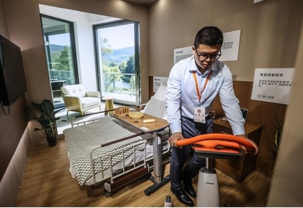 从适老化细节看平安银行靠谱吗？以心换心提升老年幸福感(图1)