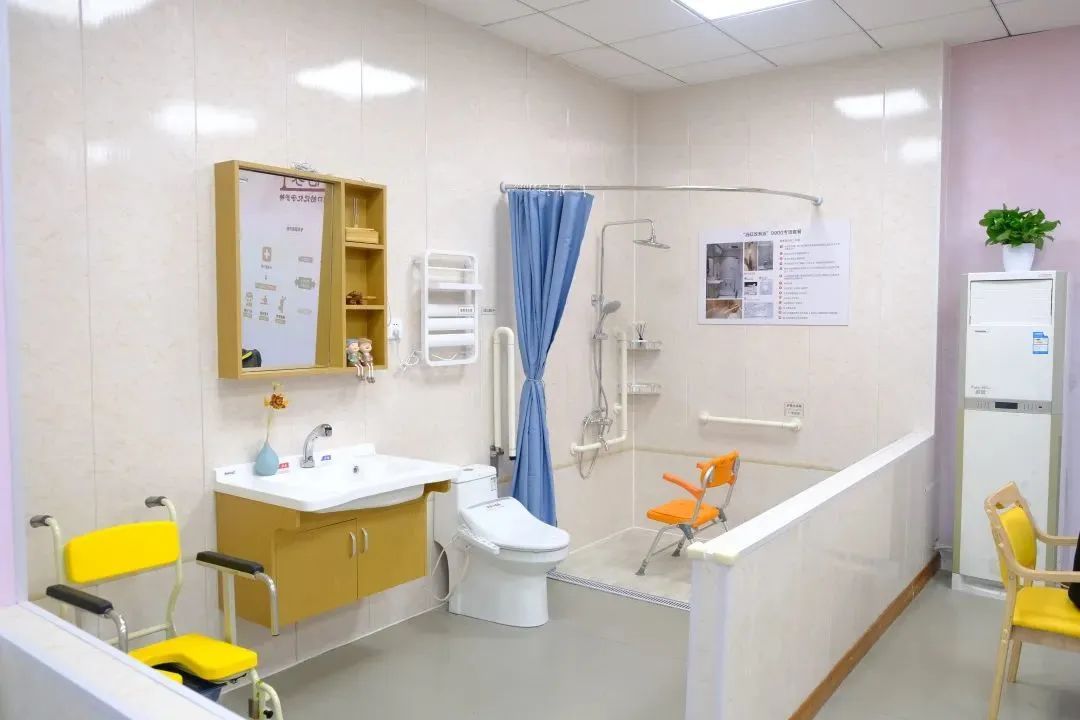 青岛市居家适老化改造新添“代申购” 银龄市集将改造送到“家门口”(图1)