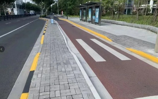 上海交通适老化提升项目让银发族出行更轻松(图1)