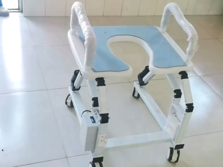 打造安心居所！济宁任城区累计完成困难老人家庭适老化改造621户(图1)