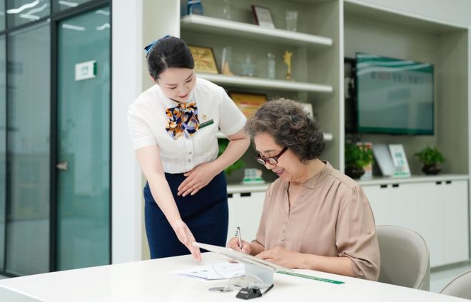 【聚焦】服务升温背后的担当：中国人寿以适老化改造书写民生答卷(图1)