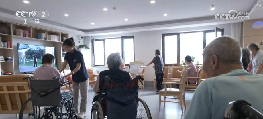从“满足基础生活”向“追求品质”跨越 新型养老服务不断涌现年轻从业者大有可为(图2)
