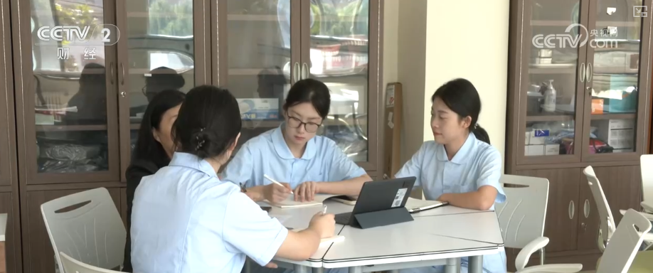 从“满足基础生活”向“追求品质”跨越 新型养老服务不断涌现年轻从业者大有可为(图8)