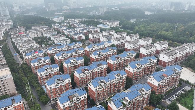 咸安9个片区、102个小区改造项目即将竣工(图1)