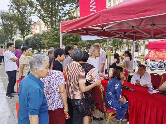 以多元关怀 绘就长者幸福图景——咸宁启动“敬老月”活动(图2)