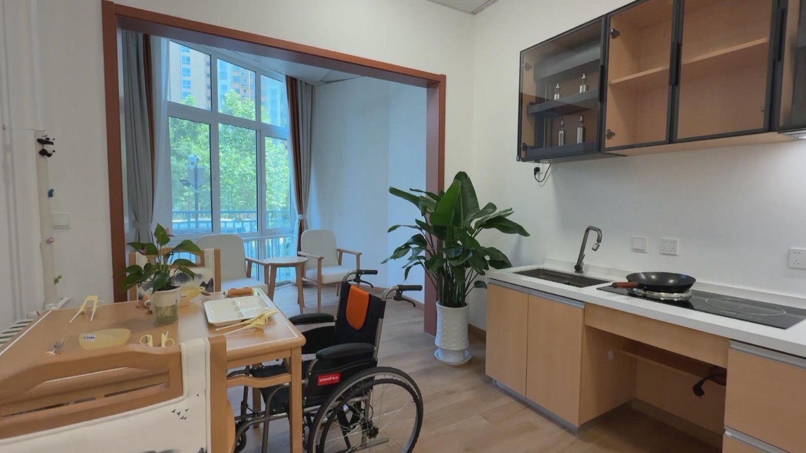 平度启动养老服务三年行动构建全域养老新格局(图1)