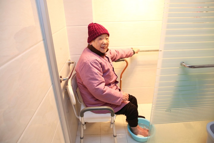 31亿老人居家安全感 适老化改造如何触达心坎？(图1)