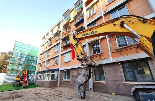 拆迁全面叫停？2025年以后楼龄超过20年的房子统一这样处理？(图1)