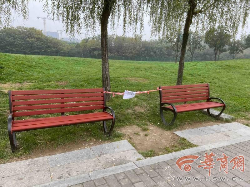 适老化大调研华商报记者走访了12座城市公园 适老化方面这些做得还不错 但还有改进空间(图22)