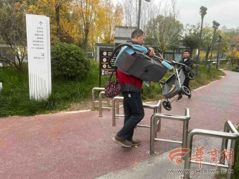 适老化大调研华商报记者走访了12座城市公园 适老化方面这些做得还不错 但还有改进空间(图30)