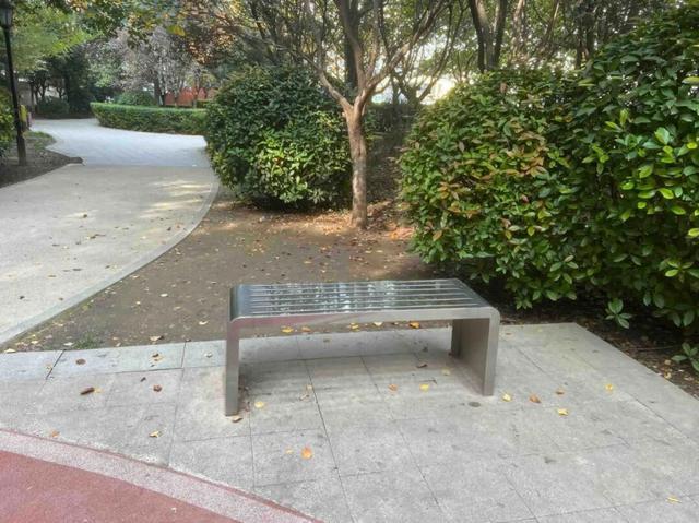 华商报记者走访了12座城市公园适老化方面这些做得还不错但还有改进空间(图8)
