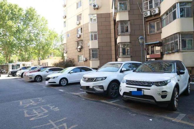 “老旧小区”回温被疯抢？2025住建部再定调：预计2000万人将受益(图8)