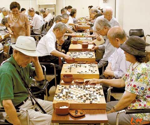 看看世界各国怎样做到“老有所依”(图1)