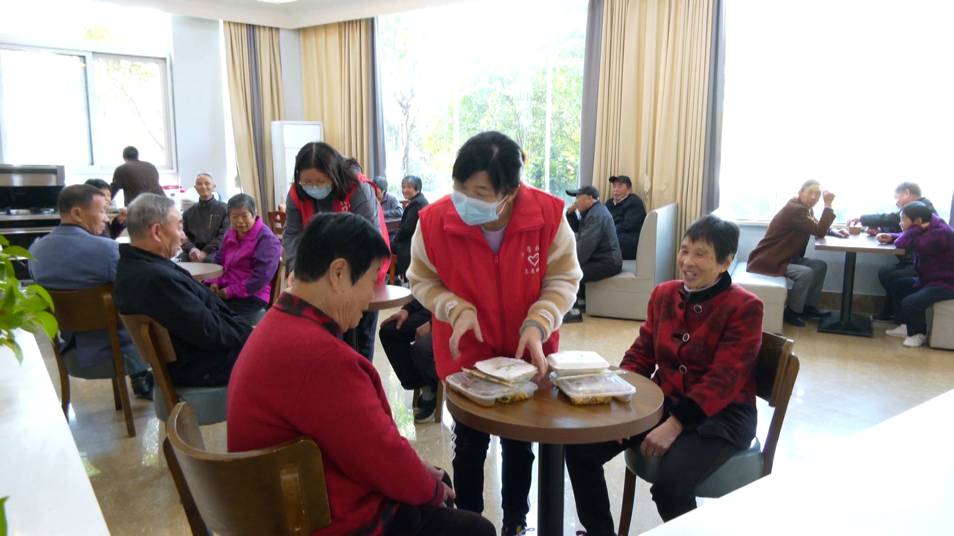 江苏泰兴：情暖“一老一小”绘就民生幸福图景(图3)