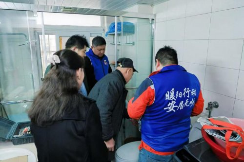 百安居“暖阳行动”社区公益行 以适老化家装改造探索银发居家养老“最优解”(图1)