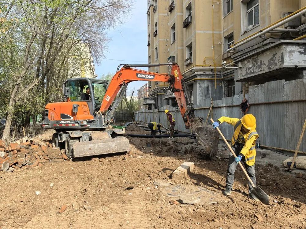 阜康市老旧小区改造项目建设稳步推进(图1)