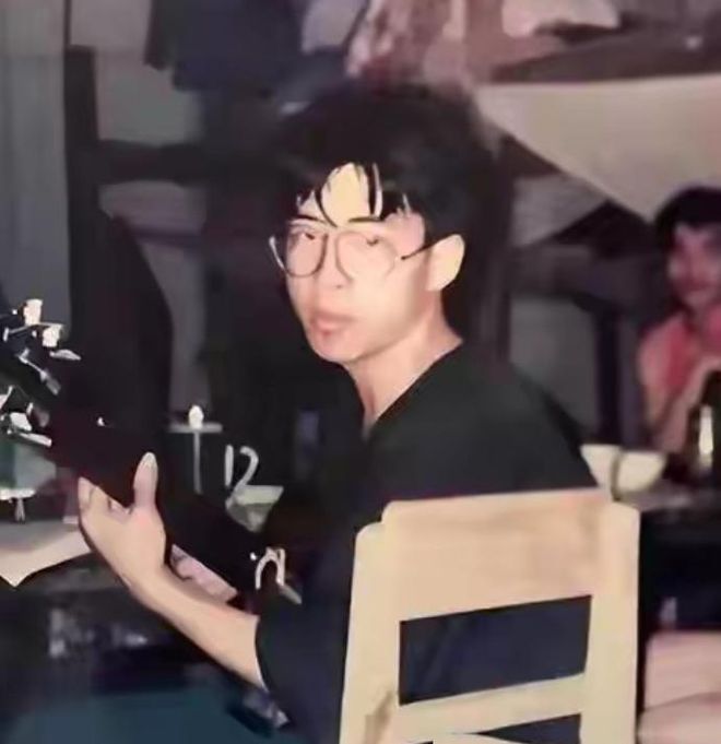 央视名嘴阿丘近况曝光住破旧楼房靠老本度日离婚后晚年凄凉(图3)