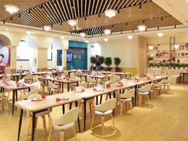 金融暖心护银发精准服务惠民生——毕节农商银行流仓桥支行做实做细适老化金融服务(图1)