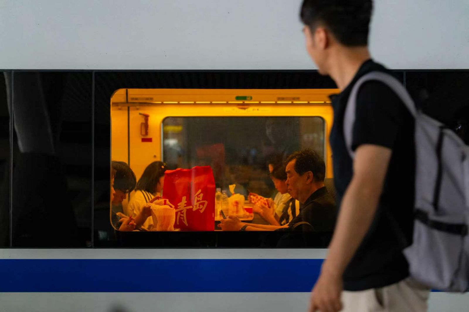 适老化专列、避暑清凉专列专线……国铁济南局今日启动2026暑运工作(图2)